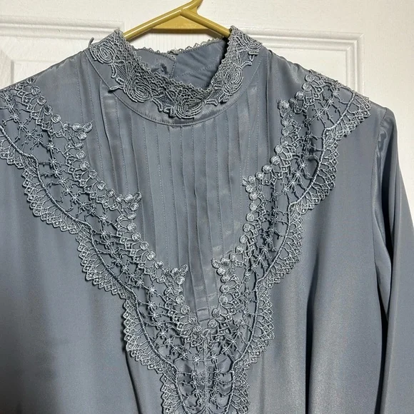 Victorian Style Sz 12Prairie Blouse Gray Lace Yoke High Neck Long Sleeve - Picture 3 of 15